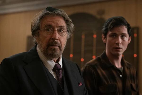 Nacisté plánují vyhlásit čtvrtou říši. V novém seriálu jim v tom brání Al Pacino