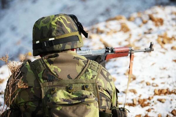 Virtuální nábor má úspěch. Profesionálním vojákem se chce v Česku stát o téměř 50 % víc lidí než dřív