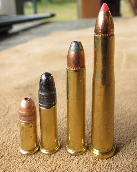 Soubor:22 short 22 long rifle 22 magnum 22 hornet.JPG – Wikipedie