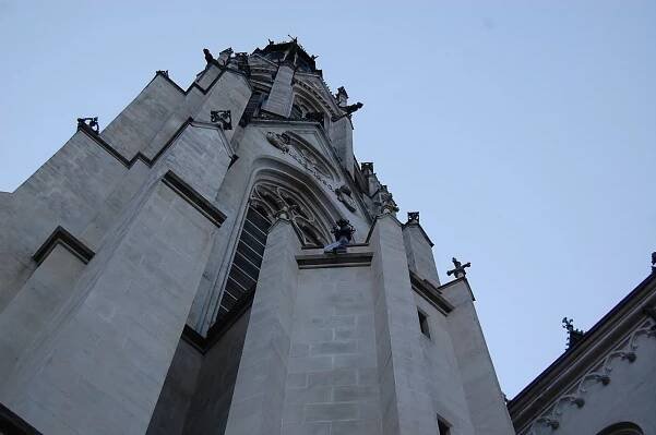 Dnešek: dva koncerty i rudý Dóm - OLOMOUC.CZ