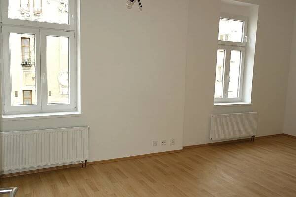 Pronájem bytu 1+kk 32 m², V zahradách, Praha 8 - Libeň