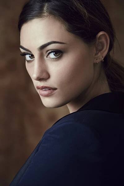 Phoebe Tonkin fotka
