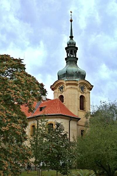 Soubor:Vršovice kostel sv. Mikuláše 7.jpg