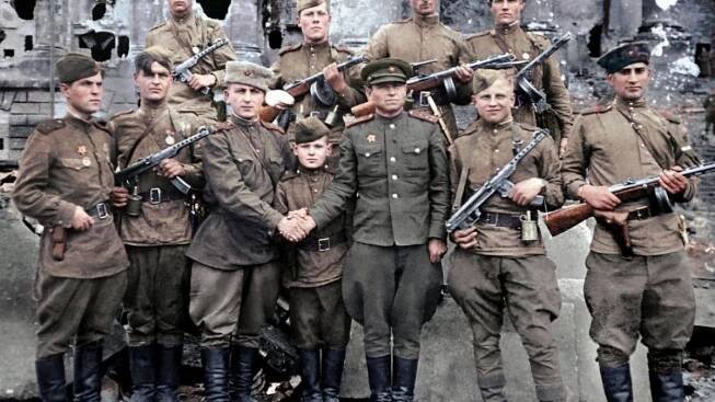 Sovětská Rudá armáda, když zvítězila v Berlíně