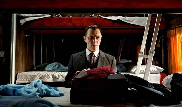 V čísle 9 - La Couchette - Promo - Reece Shearsmith