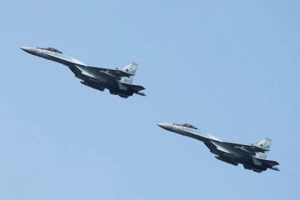 Iran says it will buy advanced SU-35 fighter jets from Russia