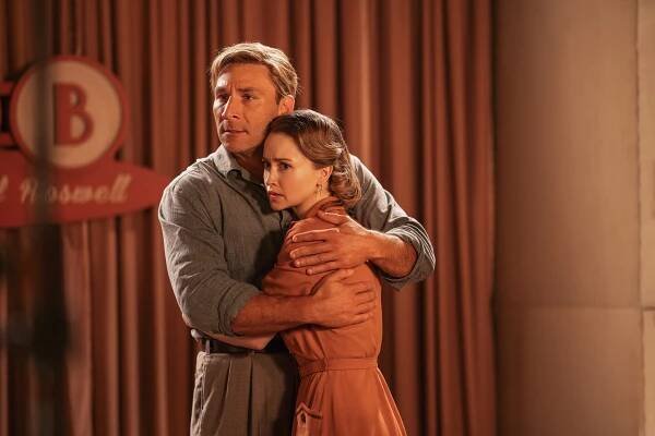 Zach McGowan, Emily Tennant - Projekt Modrá kniha - Roswellský incident ‒ 2. část - Z filmu