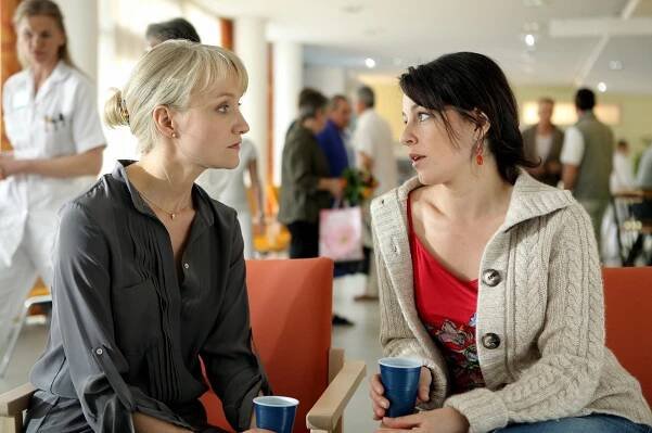 Das Glück dieser Erde - In letzter Sekunde - Z filmu - Eva Herzig, Julia Cencig