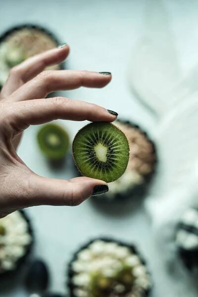 Nepečené tartaletky s kiwi - Vaření s nejlepšími recepty na dezerty a cukroví se snadnou přípravou