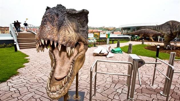 Dinopark na střeše nákupního centra Galerie Harfa