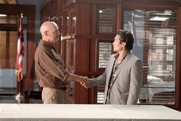 Havaj 5-0 - Znovu v akci - Z filmu - Terry O'Quinn, Daniel Dae Kim