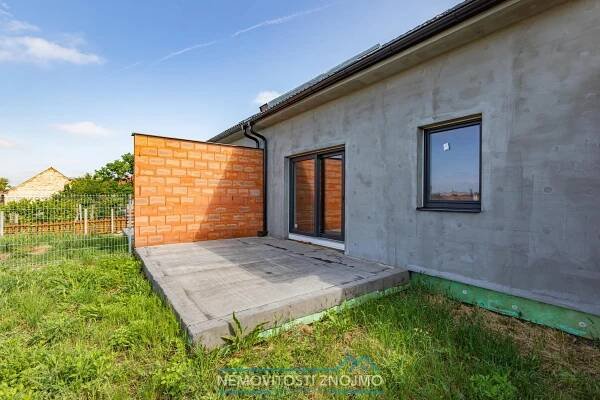 Prodej novostavby domu 4+kk, hrubá stavba, s terasou a zahradou, Kuchařovice u Znojma, obrázek č.11