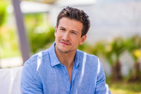 FOTO: Česko zná svého prvního Bachelora. Lásku bude v nové reality show hledat Jan Solfronk. – stránka 270