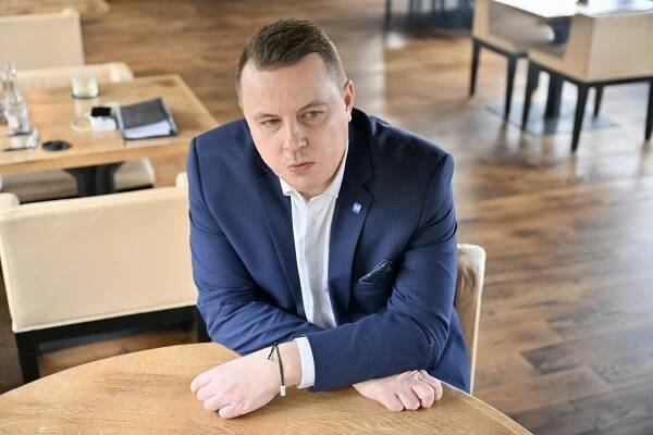 Sto tisíc lidí dostaneme na náměstí jen my, tvrdí Jindřich Rajchl