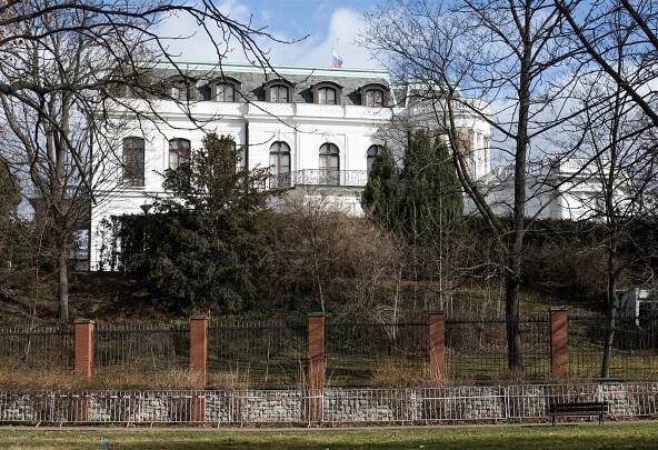 Vraťte okupovanou část Stromovky, vzkazují pražští radní do Ruska