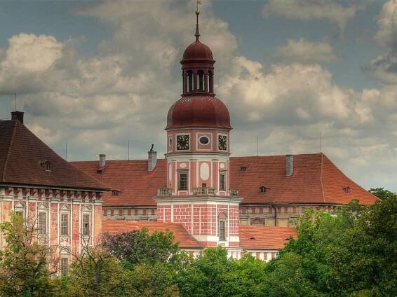 Zámek Roudnice nad Labem - otevírací doba, akce, ubytování, prohlídky, vstupné, foto, počasí