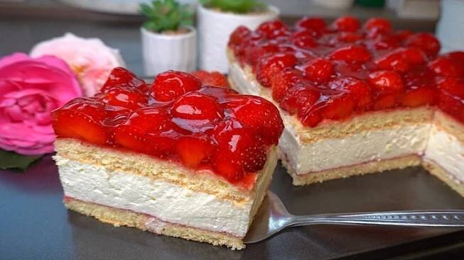 Jahodové řezy s mascarpone krémem