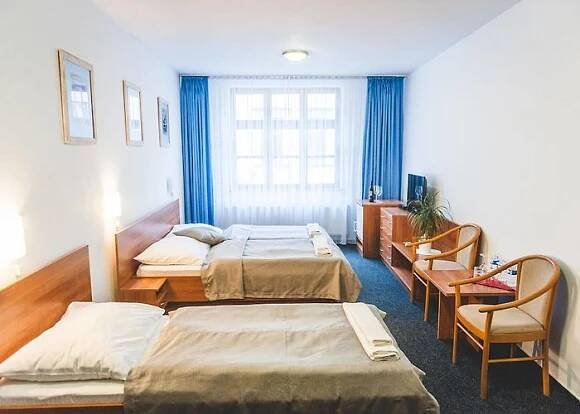°HOTEL U CESKE KORUNY HRADEC KRALOVE 3* (Czech Republic) - from US$ 133 | BOOKED