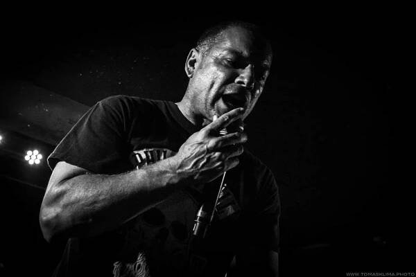 FOTOREPORT: Ugly Kid Joe vzpomínali na devadesátky a přihodili i aktuální tvorbu