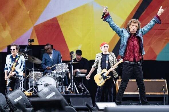 stones performing