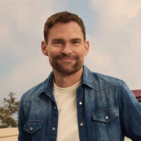 Seann William Scott's About To Get A Big Shifting Gears Raise, But His Divorce Just Shed Light On How He Spends His Income