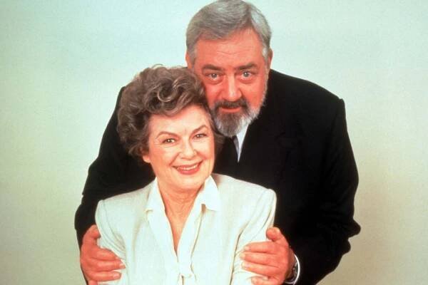 Barbara Hale, Raymond Burr - Perry Mason: Příběh přelétavého Romea - Promo