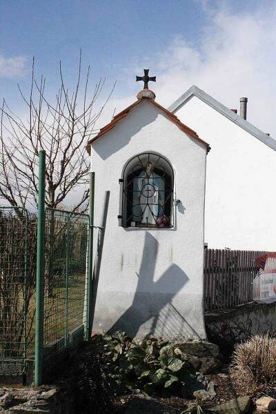 Výklenková kaple v Lomci | Drobné památky 