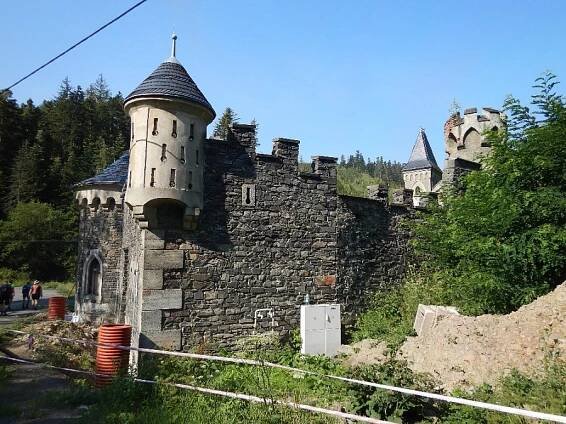 Fotogalerie k Oderské vrchy - hrádek Kunzov, hrad Drahotuš, Středolesí | Klub Českých Turistů Nový Jičín