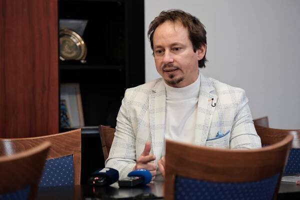 28. ROČNÍK ŽLUTOMODRÉHO KOCOURA OVLÁDNE UMĚLÁ INTELIGENCE! - Turnovsko v akci