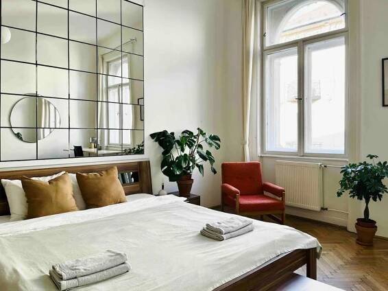 Your Charming And Spacious Historical Budapešť