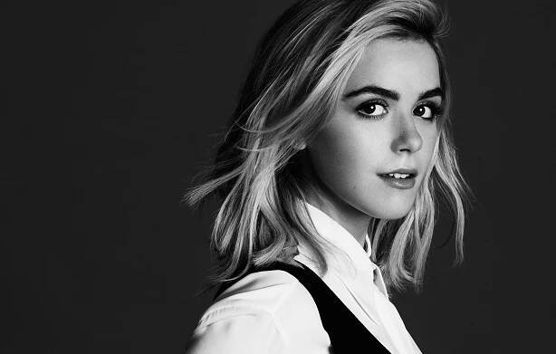 Glamorösaskådespelerskan Kiernan Shipka. Wallpaper
