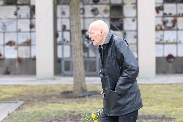 Pohřeb scenáristy ČT Šulce (†73): Jákl se spěchal rozloučit!