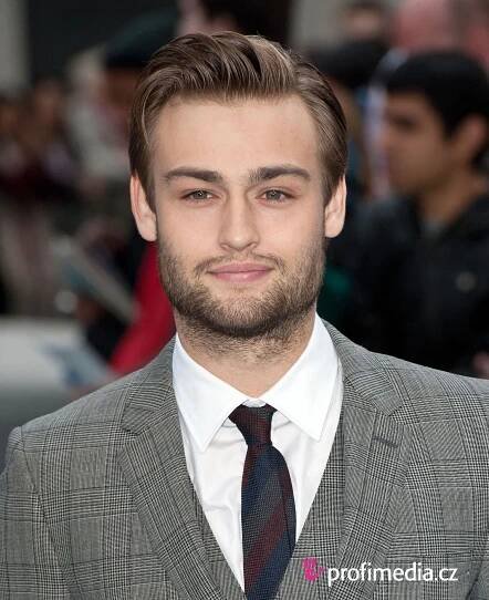 Douglas Booth - celebrity účes - HappyHair