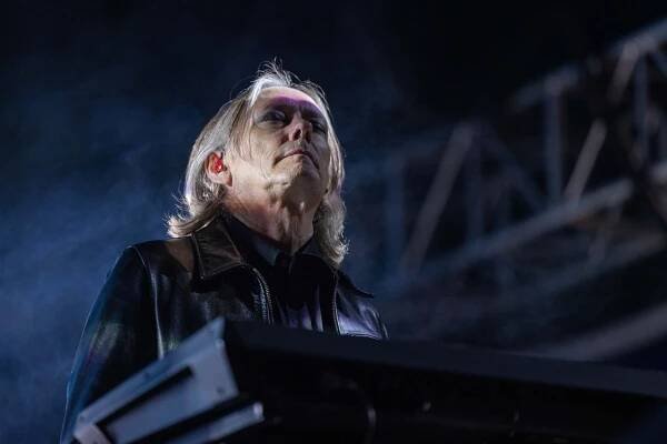 Klávesista britské kapely The Cure Roger O'Donnell bojuje s rakovinou.