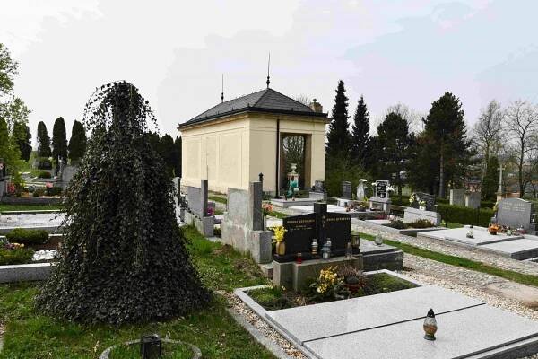 Jeseník nad Odrou | Detail hřbitova | Databáze historických hřbitovů