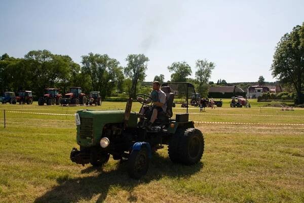 1. Ratajská traktoriáda 8.6.2019 - rok 2019 - Fotogalerie - Obec Rataje