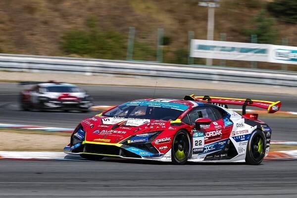 Mistři! Mičánek Motorsport slaví další titul, Brno okouzlil třemi vítězstvími i sprinterským duelem | BUGGYRA Racing