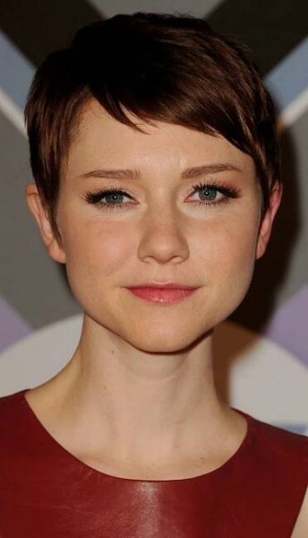 Valorie Curry