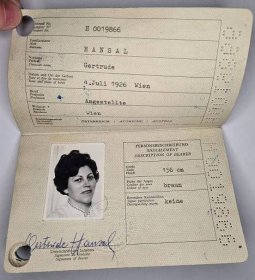 Cestovní pas - Rakousko 1977, neplatný - Starožitnosti a umění