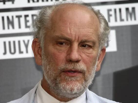 John Malkovich si ve Vídni možná zazpívá Mozarta
