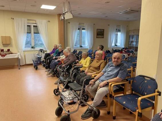 Leknínek - pěvecký sbor MŠ Jiráskova - Oficiální stránky Domov pro seniory Heřmanův Městec