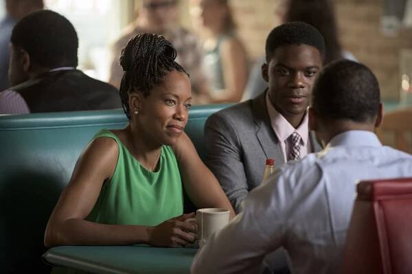 Pozůstalí - Axis Mundi - Z filmu - Regina King, Jovan Adepo