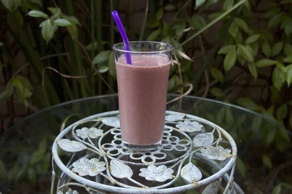 Berry Kale Smoothie by ThePlantBasedDiet.com