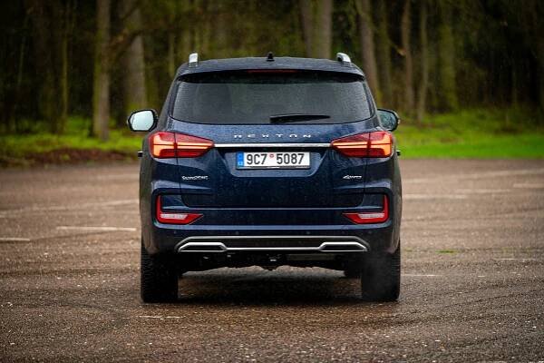 Testujeme SsangYong Rexton: Odveze rodinu, odtáhne náklad a zastoupí off-road, bezchybný ale není