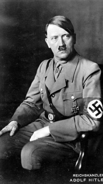 Romano Lukas Hitler je údajně posledním žijícím příbuzným Adolfa Hitlera.
