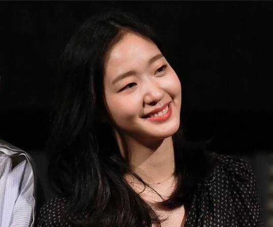 Kim Go-eun Biography - Facts, Childhood, Family Life & Achievements of South Korean Actress & Model