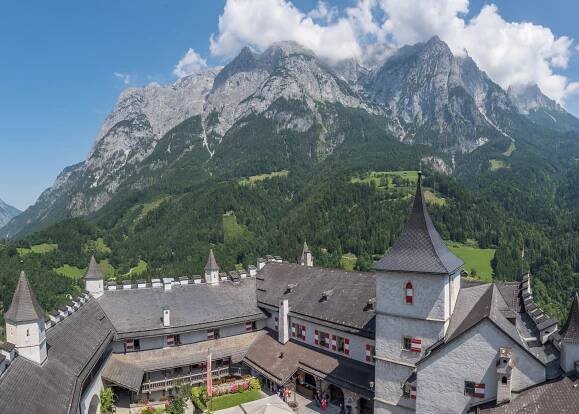 Werfen: A nice day trip from Salzburg | Oculus Reparo