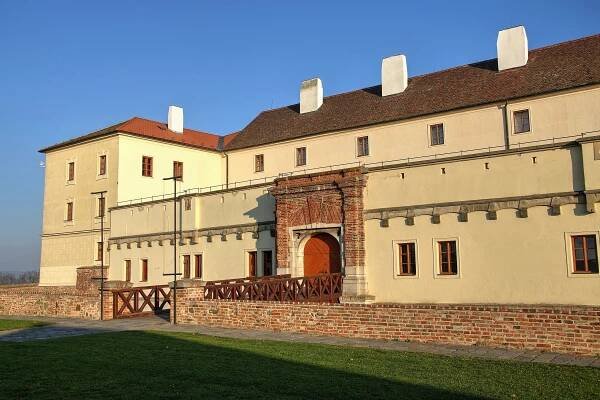 Datei:Hrad Špilberk, Brno 01.jpg – Wikipedia