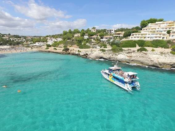 Boat trips departing from Cala Ratjada, Millor and Bona — Moonfish Glass Bottom Catamaran, Mallorca