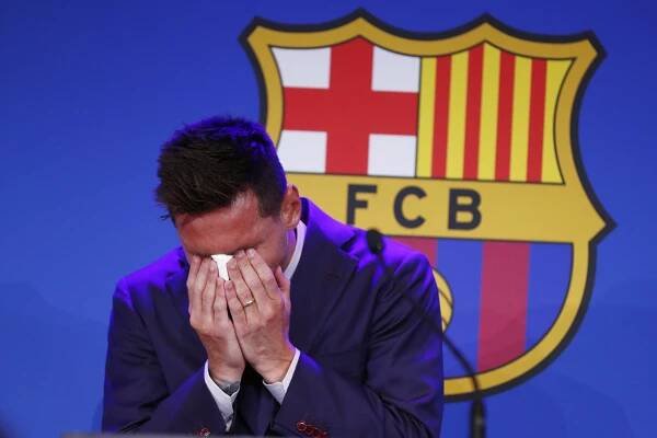 Lionel Messi chcel zostať v Barcelone, ale pravidlá španielskej ligy mu to neumožnili. "Nedokážem sa...